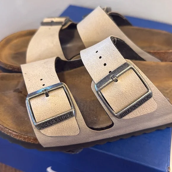 Women’s Birkenstock Arizona Slide Sandals. Taupe, 2-strap with buckles. - Picture 1 of 5